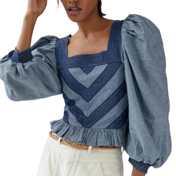 Anthropologie Tops - Anthropologie Smocked Blue Cropped Puff Sleeve Top